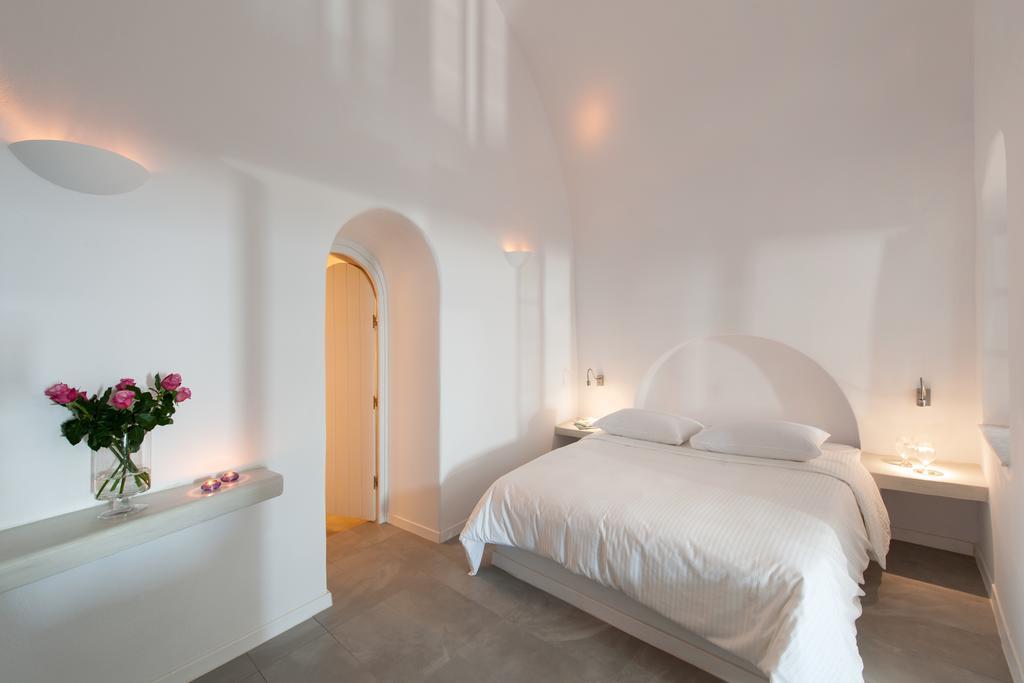 Evmenia Luxury Cave Villa Oia Oda fotoğraf